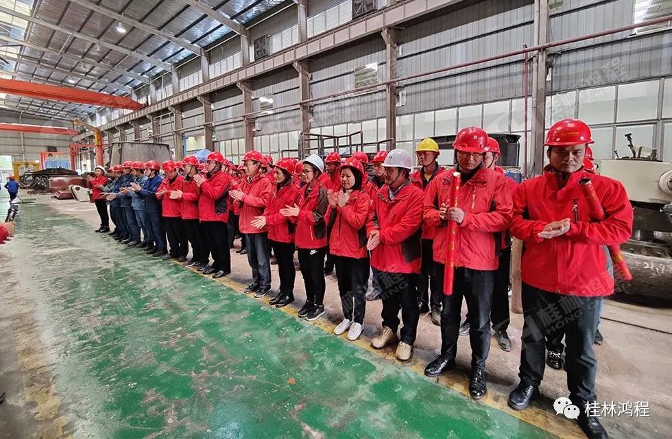 里程碑！桂林鴻程自主研發(fā)HC3000全球大型雷蒙磨正式投入市場(chǎng)！