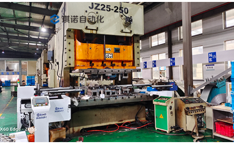 250T沖床三次元機(jī)械手，BYD新能源汽車